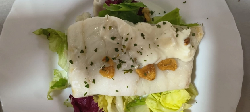 Bacalao con mayosena de ajo y ensalada desde Thermomix Parla- Delegación Fuenlabrada