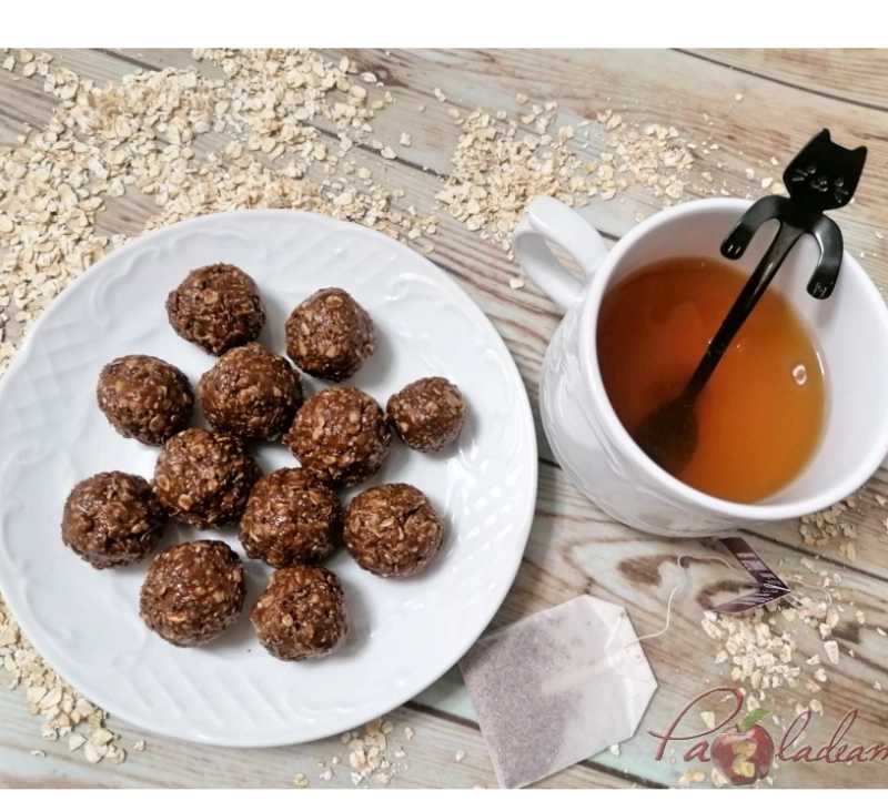 BOLITAS DE CHOCOLATE, AVENA Y CHÁA