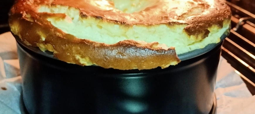 Tarta Queso estilo La Viña para 4, con coulis de fresa