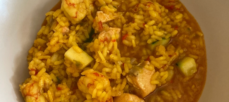 Arroz Cremoso con Gambones, salmón y calabacín