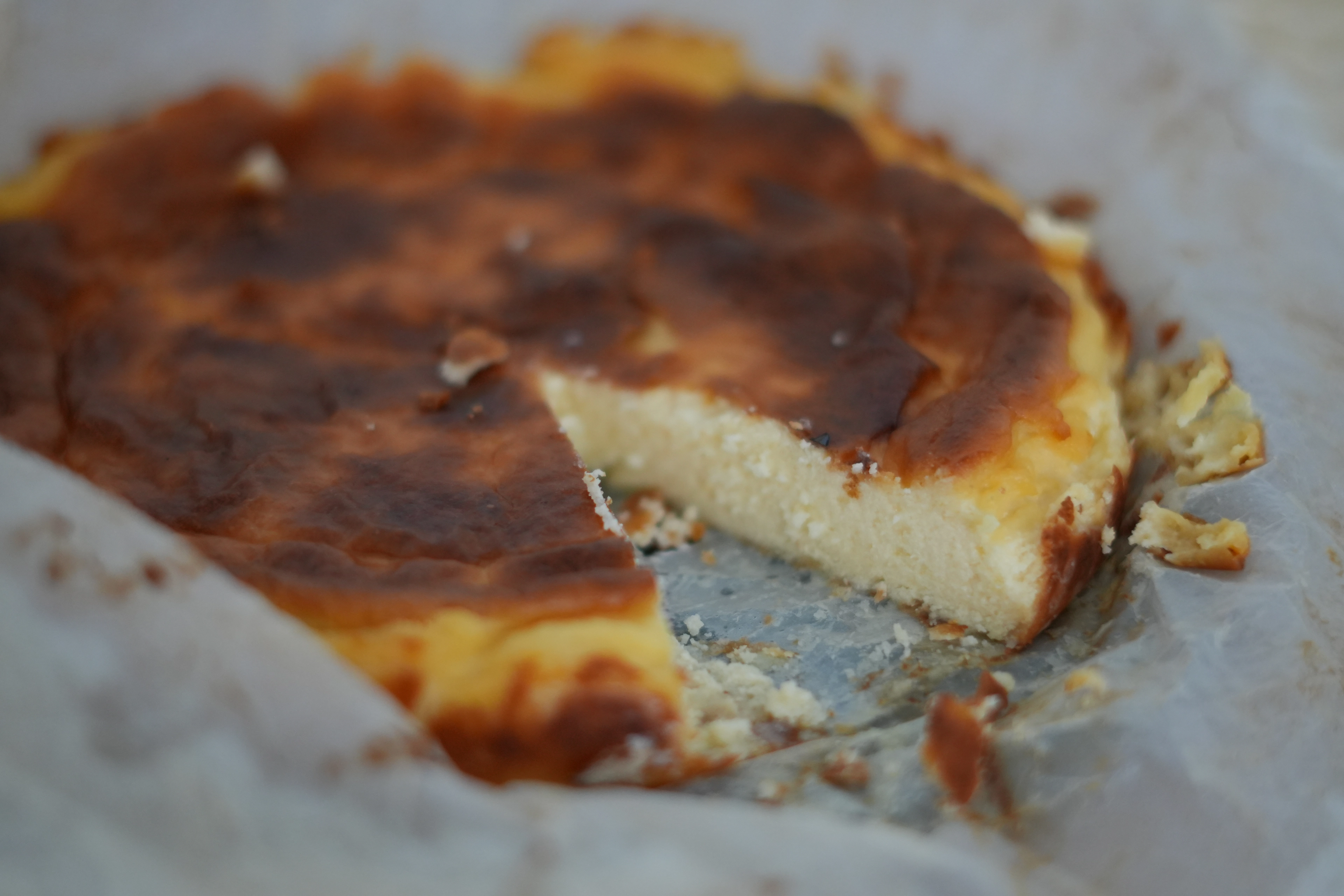 Cheesecake con mermelada de melocotón