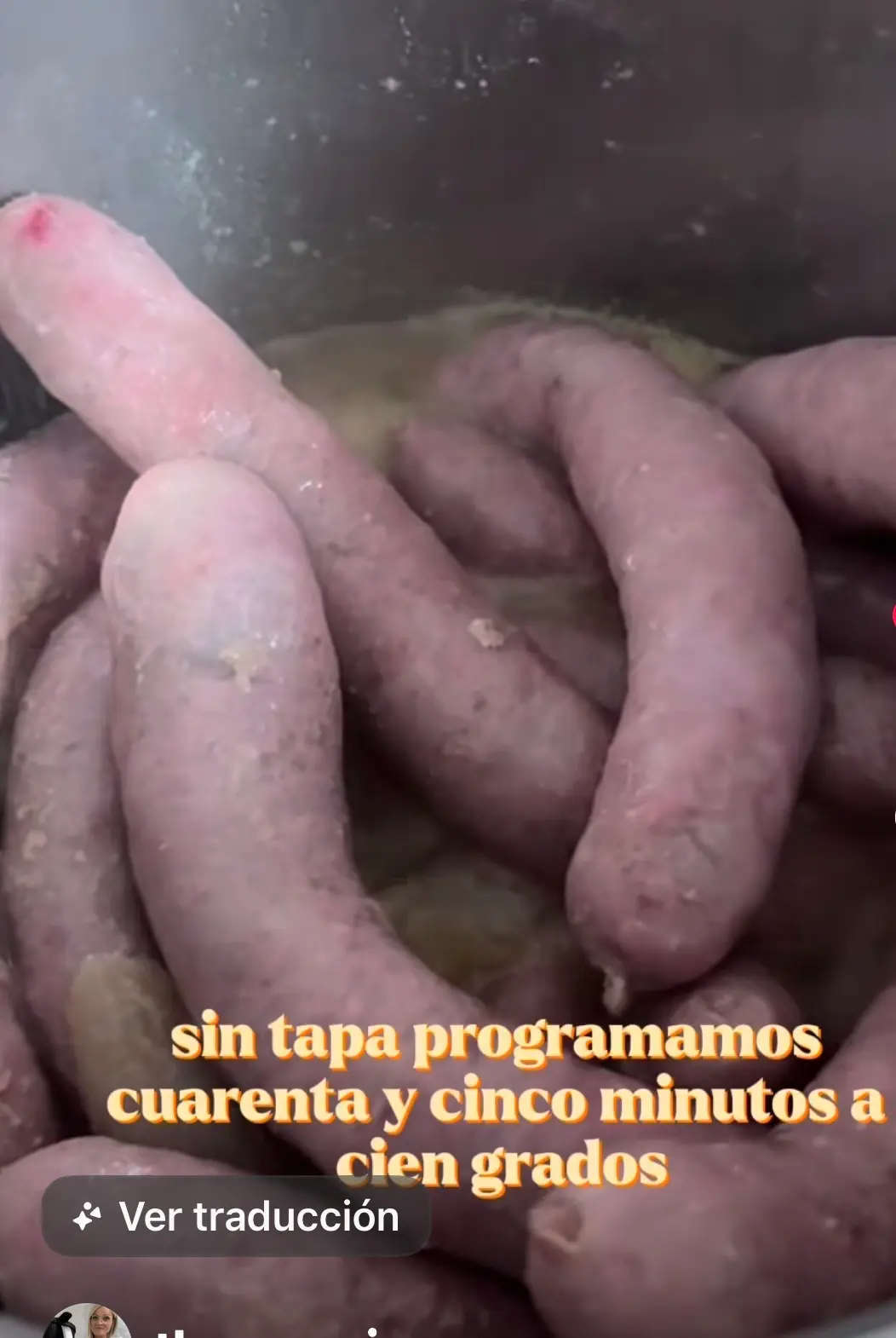 Step Acabado el tiempo ponemos el kilo de salchichas, y caldo ( OPCIONAL)
Modo SIN TAPA y programamos 45 minutos/ 100 grados
Vamos removiendo frecuentemente illustration