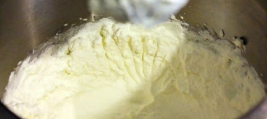 Recuperar nata montada cortada. ¿Qué hacer si se corta la nata montada? ¿Qué hacer con la nata cortada en Thermomix®??