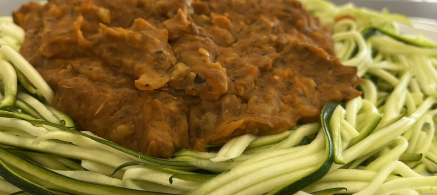 Espaguettis veganos falsa boloñesa. Pinto y Fuenlabrada